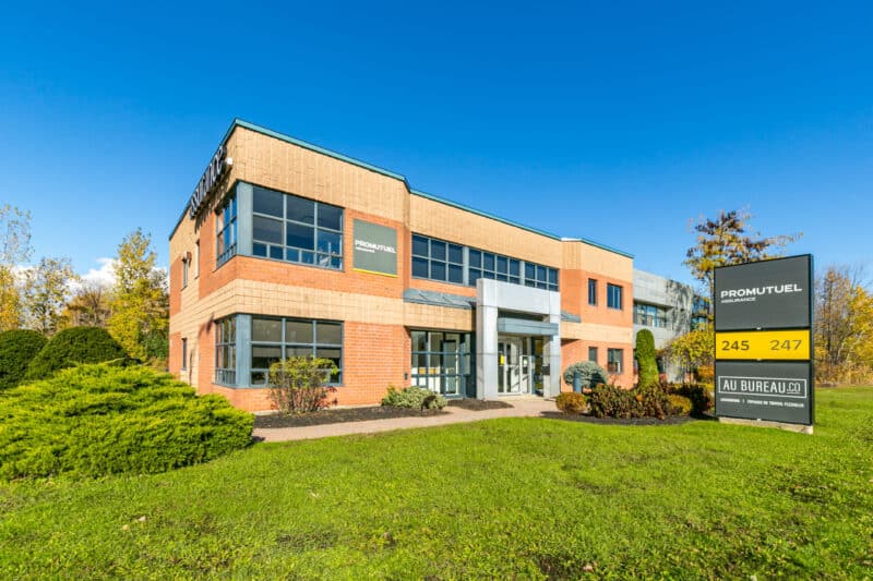 Bâtisse espace de coworking Au Bureau.co Les Coteaux